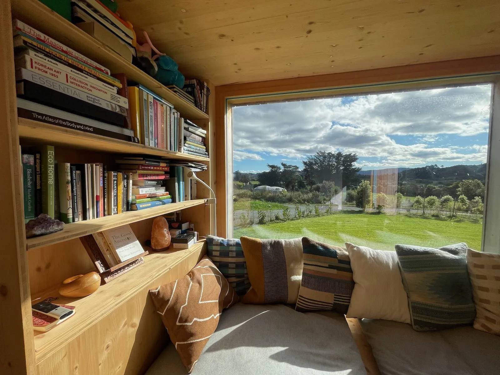 Nook books Mangaroa house Steinemann Builders Construction Design
